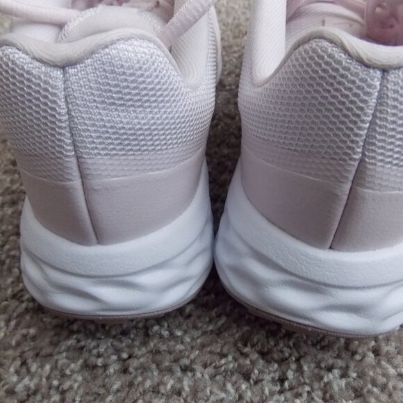 Nike Revolution 6 Next Nature Women's Road Running Shoe Size 6 - Picture 3 of 11